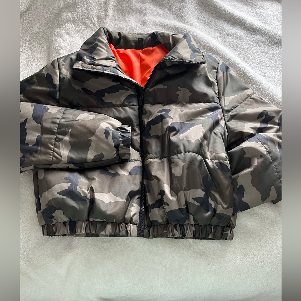 Cropped Camo Puffer Coat